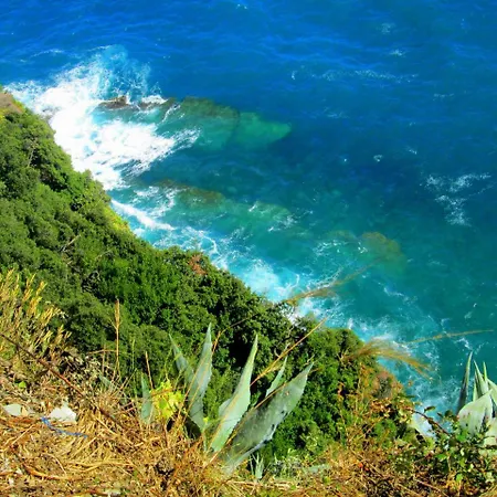 Sea View Garden Apartment Corniglia